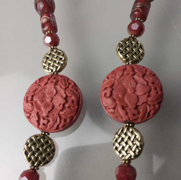 Italian Handmade Beaded Necklace Ornate Carved Flowers Detailed Clasp Jewelry - Picture 4 of 6